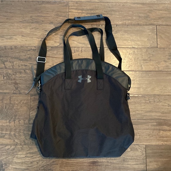 Under Armour Bags Euc Under Armor Gym Bag Poshmark